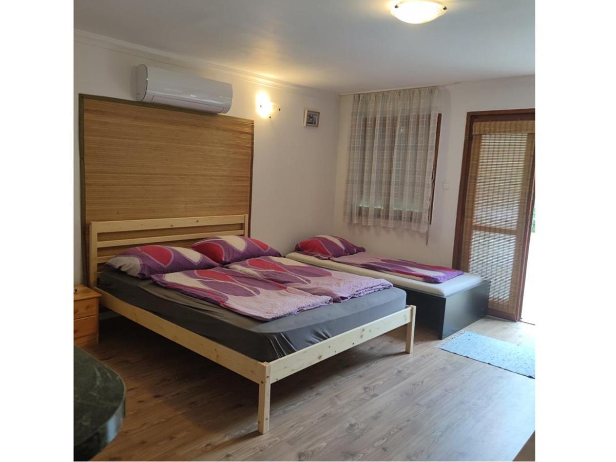 Emese Apartman Хайдусобосло Экстерьер фото