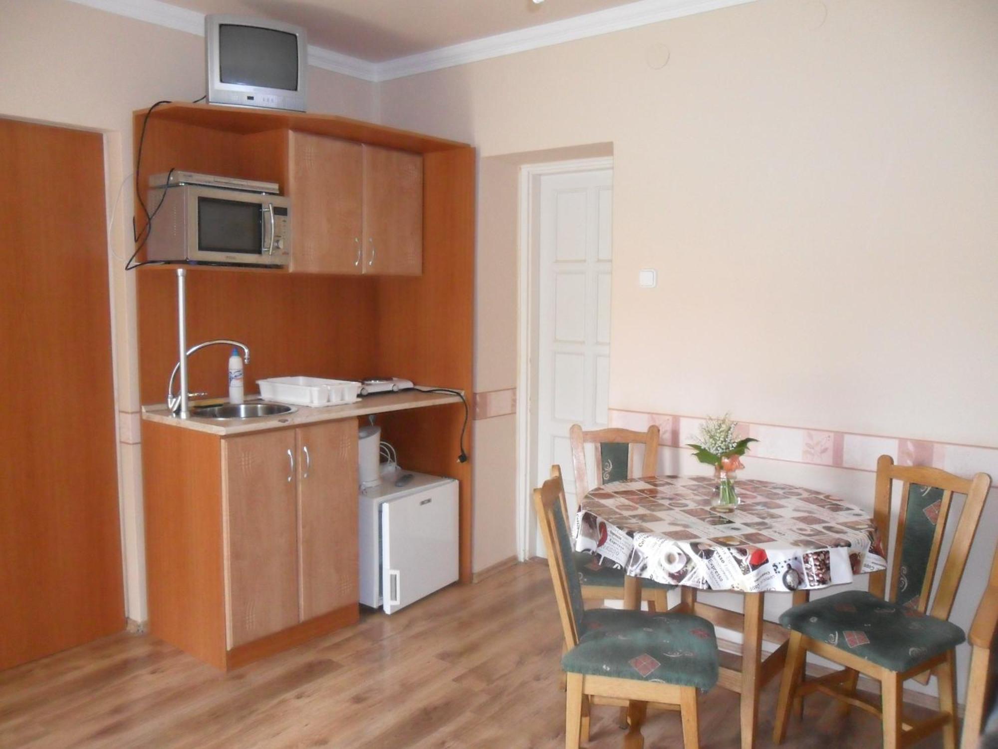 Emese Apartman Хайдусобосло Экстерьер фото