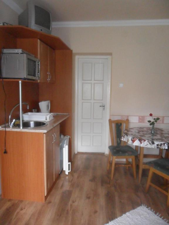 Emese Apartman Хайдусобосло Номер фото